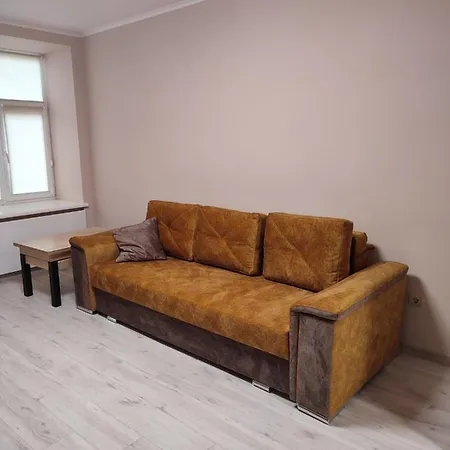 Апартаменти двокімнатні на площі ринок