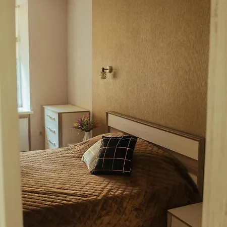 Апартаменты двокімнатні на площі ринок